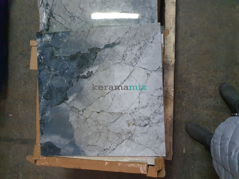 Керамогранит Inspiro | Archimarble Grey YH5-G (GREY POLISHED) 600x600 см 12653 фото