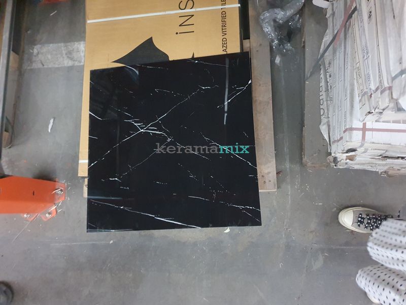 Керамограніт Inspiro | Black Marble 600x600 см 12659 фото